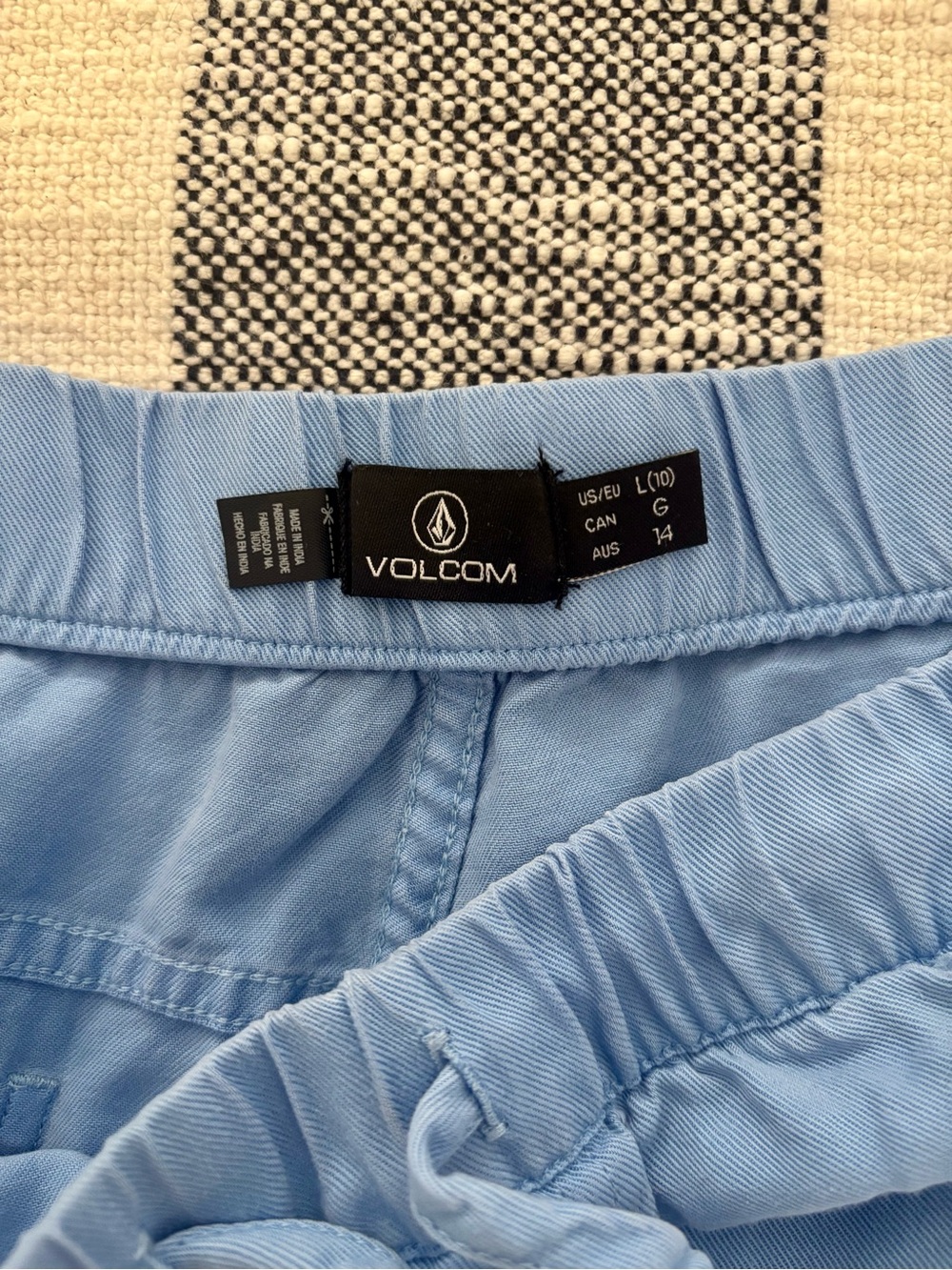 Volcom Blue Drawstring Shorts- NWOT - Picture 3 of 3